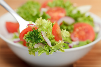 Salatschüssel mit grünem Salat